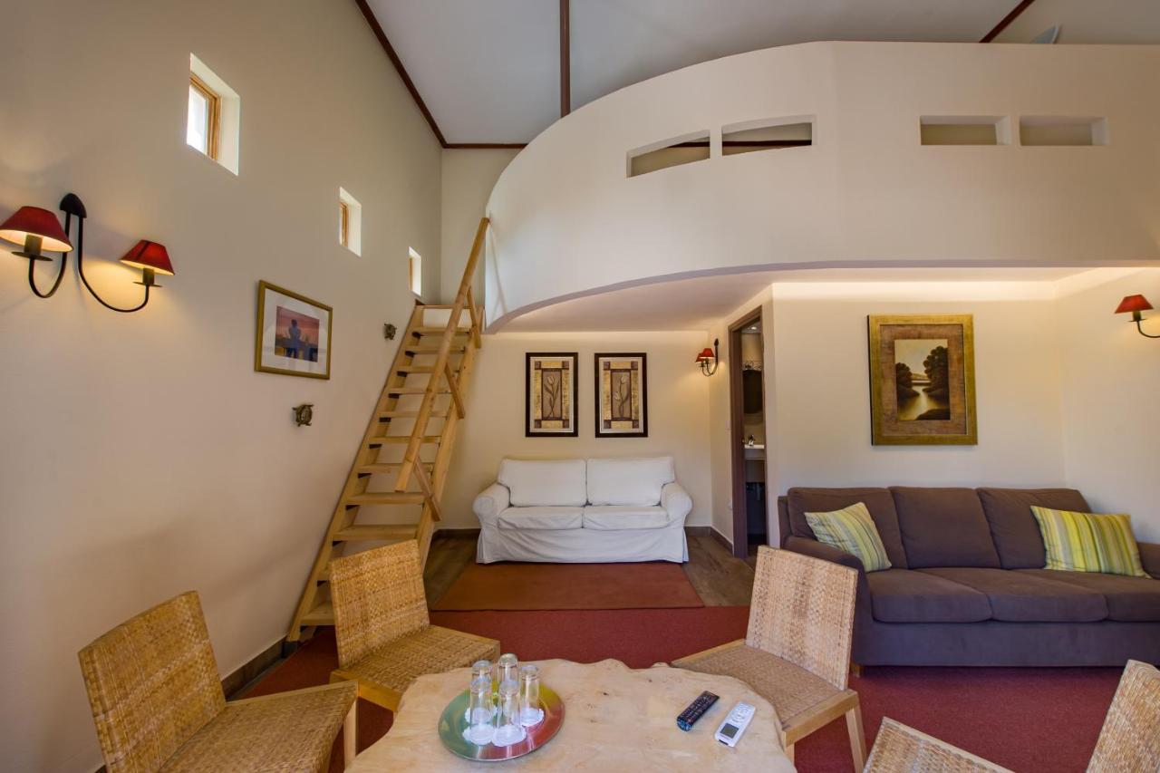 Rocabella Hellinikon Country Hotel Екстериор снимка