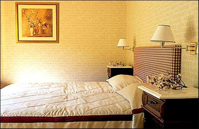 Rocabella Hellinikon Country Hotel Екстериор снимка